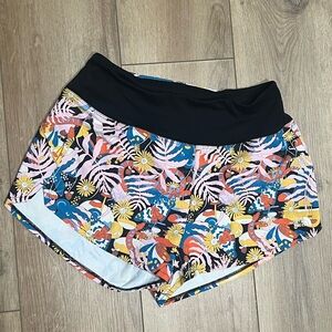 The North Face Women's Arque 3inch Black Floral Athletic Shorts Small
